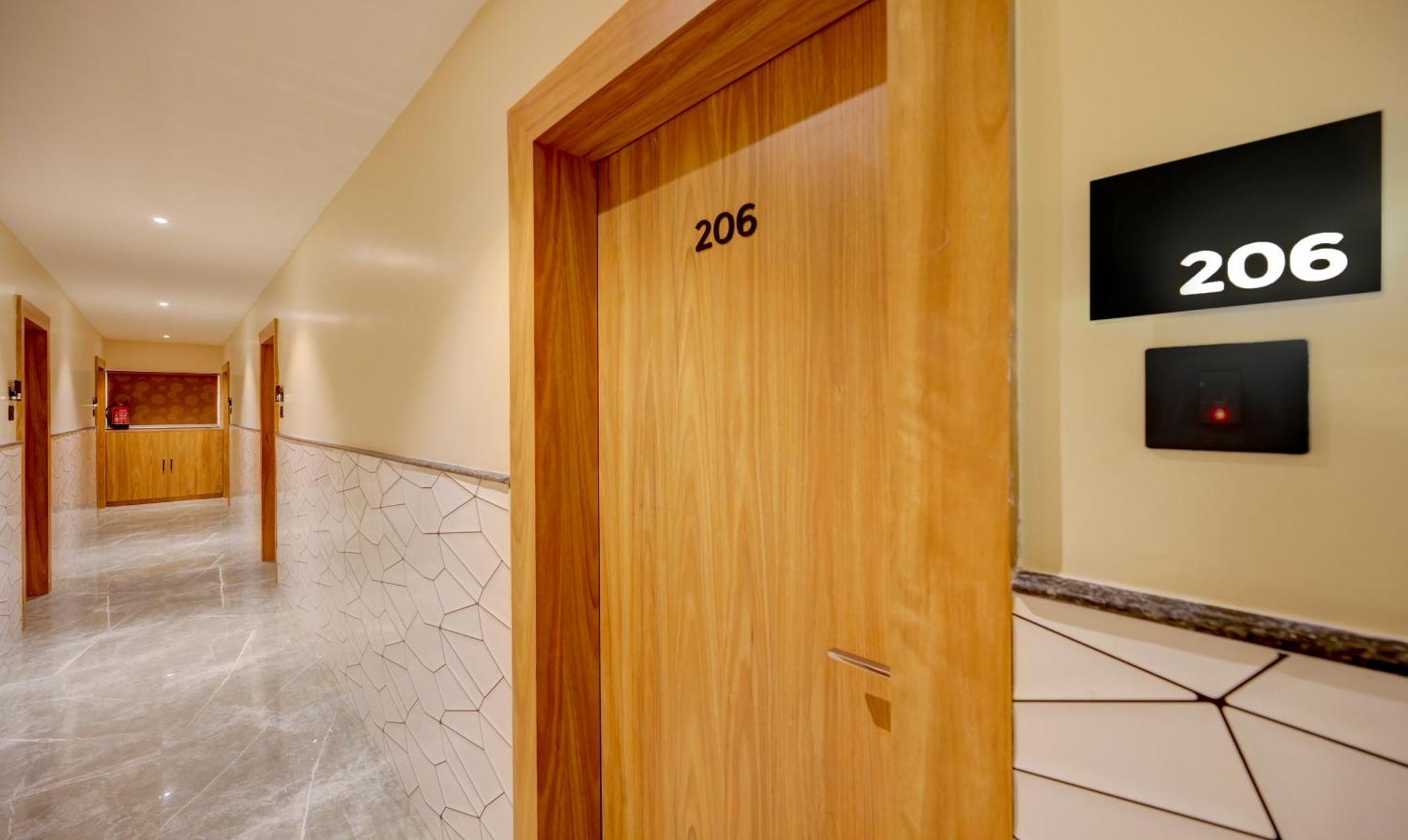 Treebo Aasma Downtown Hotel Bhubaneswar Exterior photo